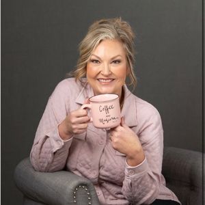 Meet your Posher, Angela